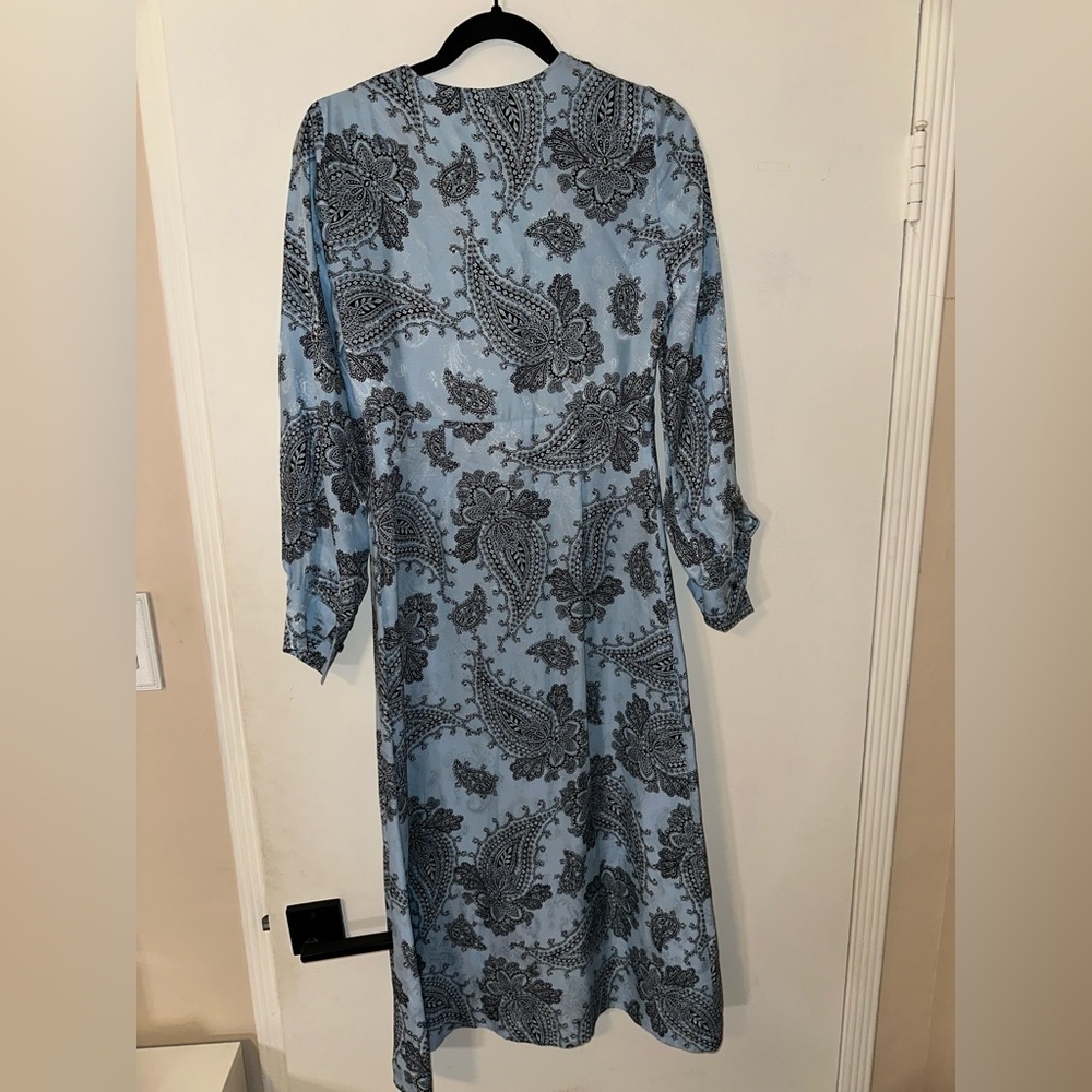 NWOT Sandro Blue Paisley Silk dress size 36 (US 4) - Picture 5 of 9